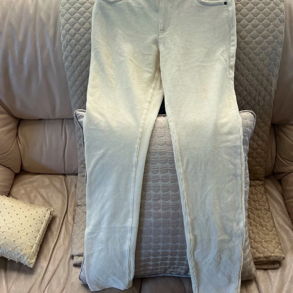 BNWOT off white cord leggings by HUE - Picture 1 of 4